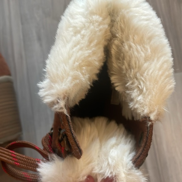 Target faux fur boots size 7 - Picture 11 of 15